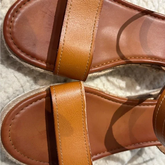 FINAL SALE $10 Brown Tan Ankle-Strap Women’s Sandals Size 11 Women’s - Picture 4 of 4